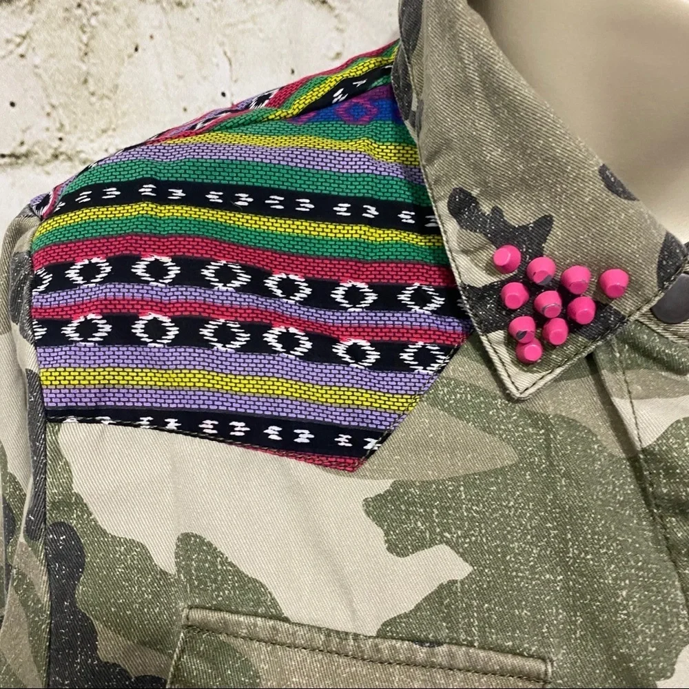 Disney D Signed Green Camo Beaded Aztec Button Up - Picture 2 of 6